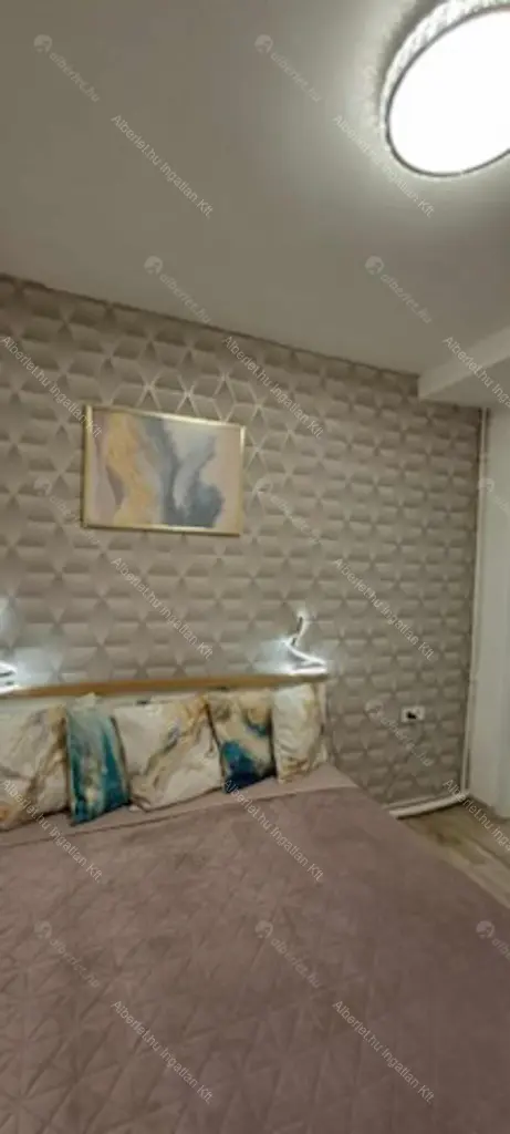 Kiadó albérlet 225000 Ft/hó áron: Budapest, II. kerület  Szilágyi Erzsébet fasor. Mérete: 36 nm, 1 szobás | Alberlet.hu - 6648740