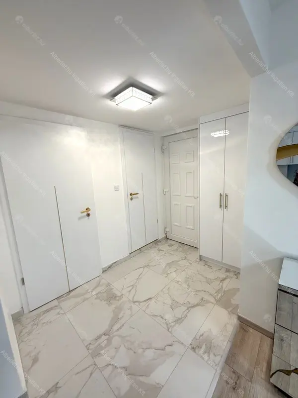 Kiadó albérlet 225000 Ft/hó áron: Budapest, II. kerület  Szilágyi Erzsébet fasor. Mérete: 36 nm, 1 szobás | Alberlet.hu - 6648750