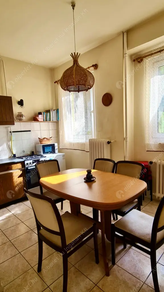 Kiadó albérlet 280000 Ft/hó áron: Budapest, II. kerület  Szilágyi Erzsébet fasor. Mérete: 63 nm, 2 szobás | Alberlet.hu - 6606512