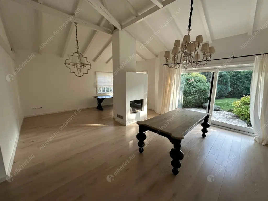 Kiadó albérlet 1154000 Ft/hó áron: Budapest, II. kerület  Tárnok utca. Mérete: 260 nm, 4 szobás | Alberlet.hu - 6578753