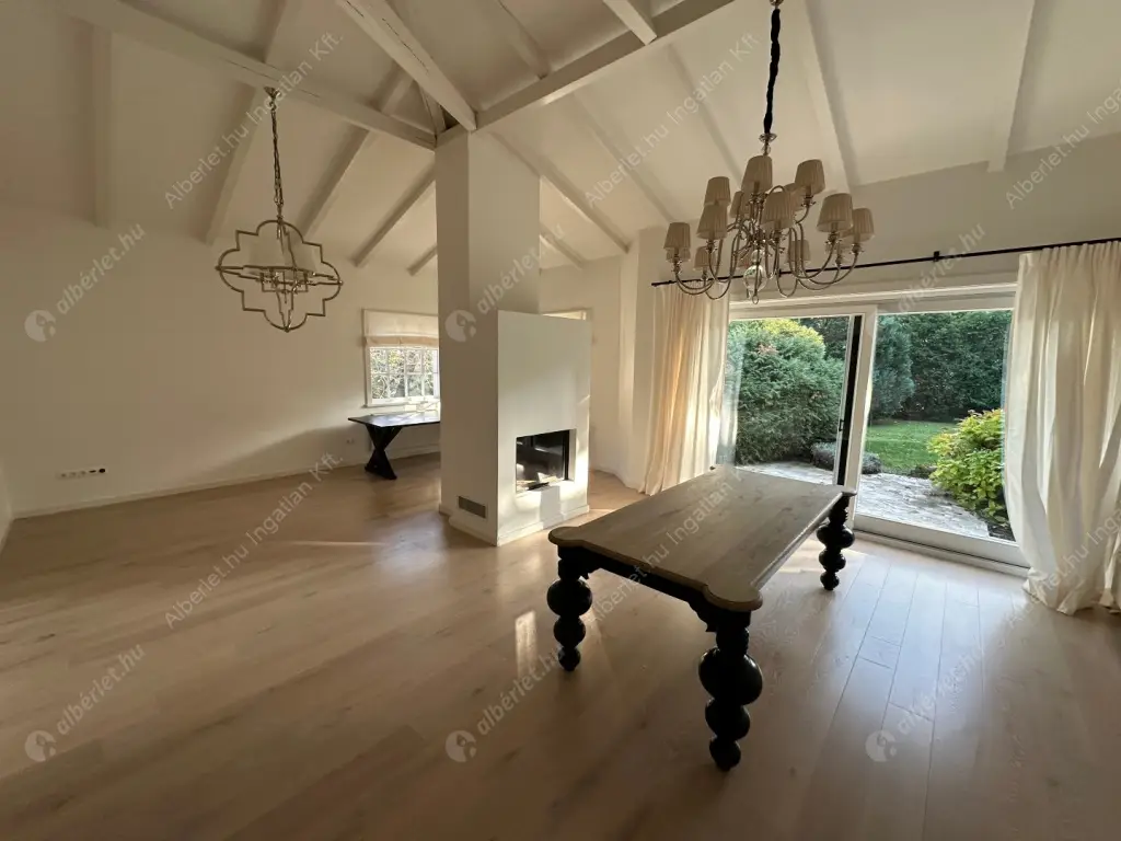 Kiadó albérlet 1154000 Ft/hó áron: Budapest, II. kerület  Tárnok utca. Mérete: 260 nm, 4 szobás | Alberlet.hu - 6578757