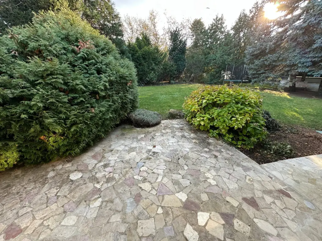 Kiadó albérlet 1154000 Ft/hó áron: Budapest, II. kerület  Tárnok utca. Mérete: 260 nm, 4 szobás | Alberlet.hu - 6578758