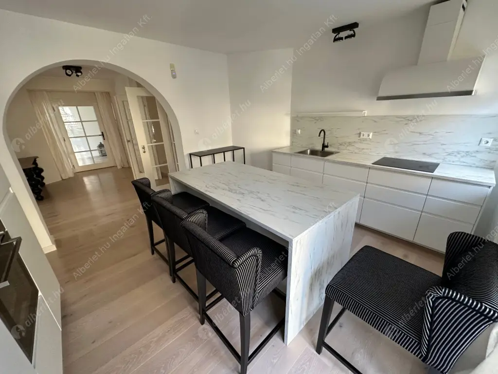 Kiadó albérlet 1154000 Ft/hó áron: Budapest, II. kerület  Tárnok utca. Mérete: 260 nm, 4 szobás | Alberlet.hu - 6578760
