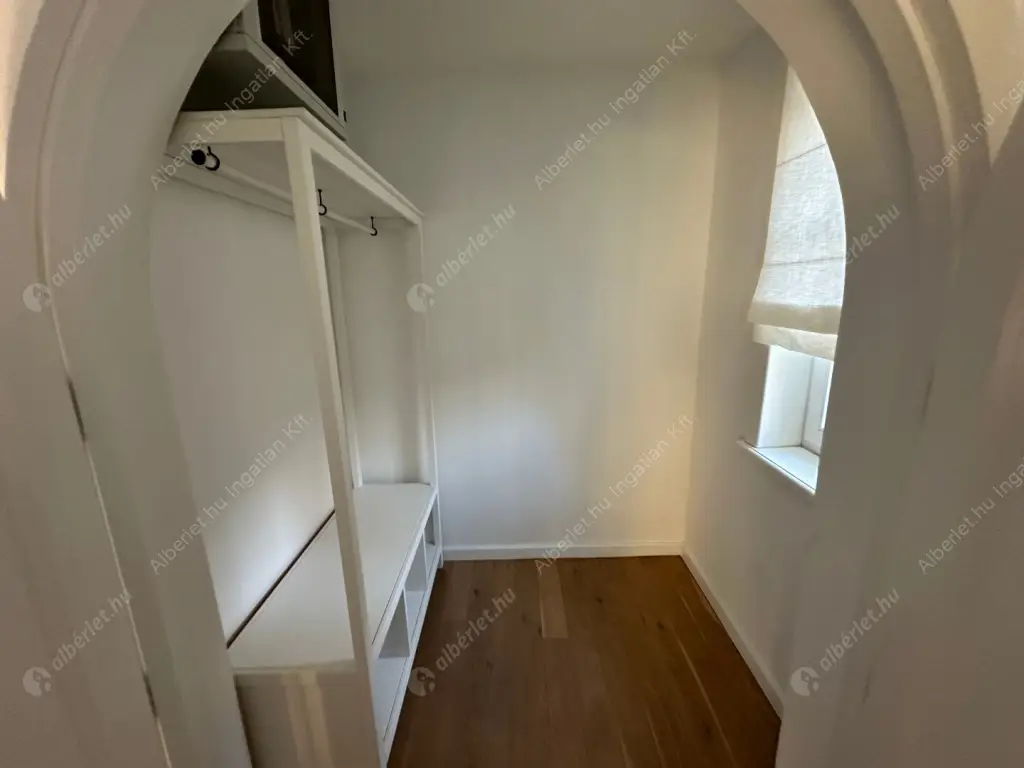 Kiadó albérlet 1154000 Ft/hó áron: Budapest, II. kerület  Tárnok utca. Mérete: 260 nm, 4 szobás | Alberlet.hu - 6578764