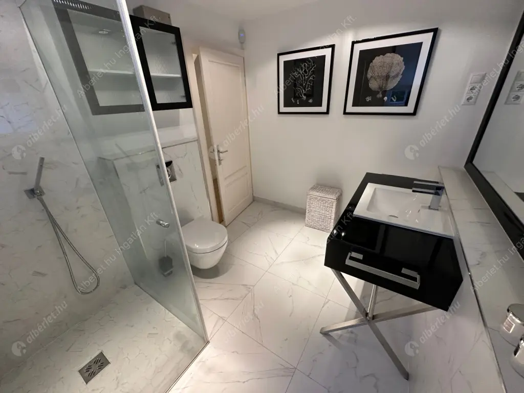 Kiadó albérlet 1154000 Ft/hó áron: Budapest, II. kerület  Tárnok utca. Mérete: 260 nm, 4 szobás | Alberlet.hu - 6578766