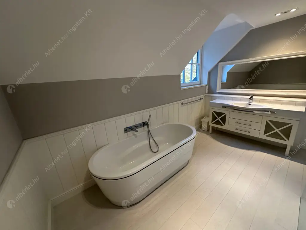 Kiadó albérlet 1154000 Ft/hó áron: Budapest, II. kerület  Tárnok utca. Mérete: 260 nm, 4 szobás | Alberlet.hu - 6578769