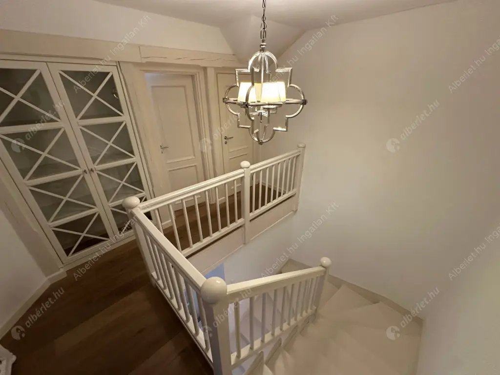 Kiadó albérlet 1154000 Ft/hó áron: Budapest, II. kerület  Tárnok utca. Mérete: 260 nm, 4 szobás | Alberlet.hu - 6578775
