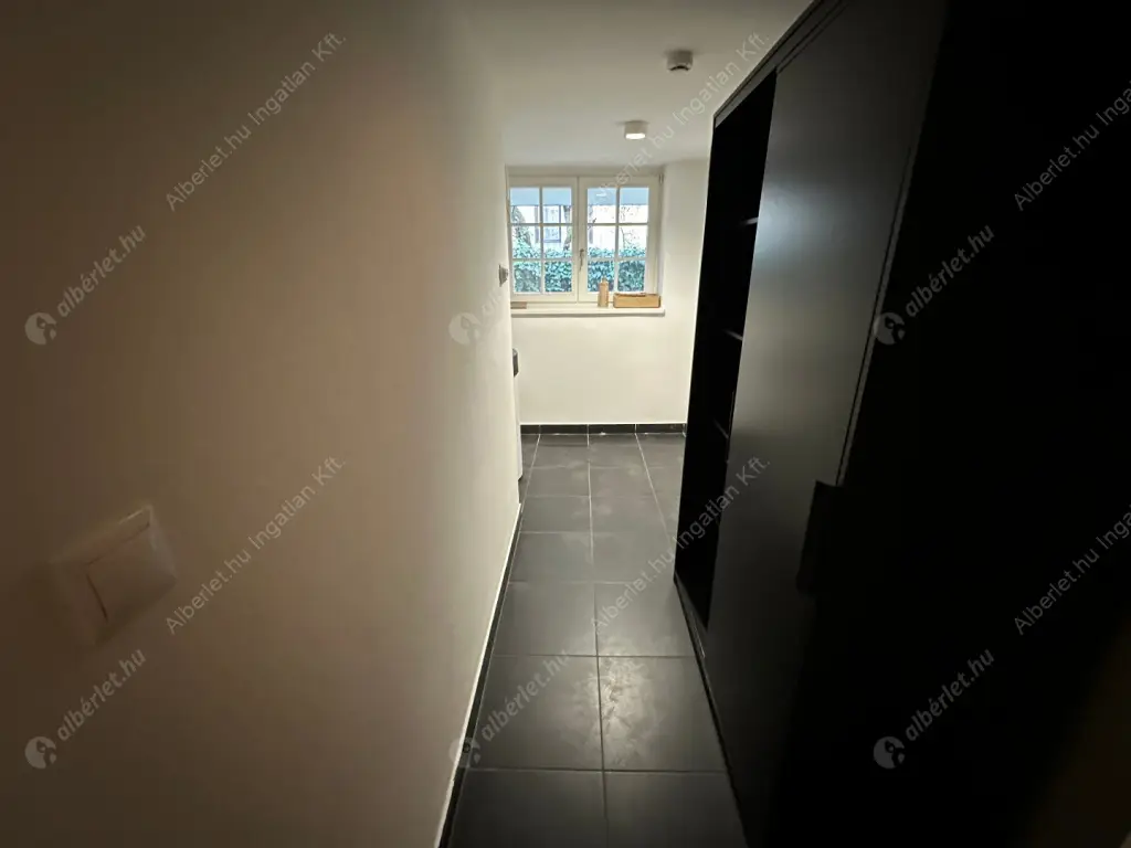 Kiadó albérlet 1154000 Ft/hó áron: Budapest, II. kerület  Tárnok utca. Mérete: 260 nm, 4 szobás | Alberlet.hu - 6578781