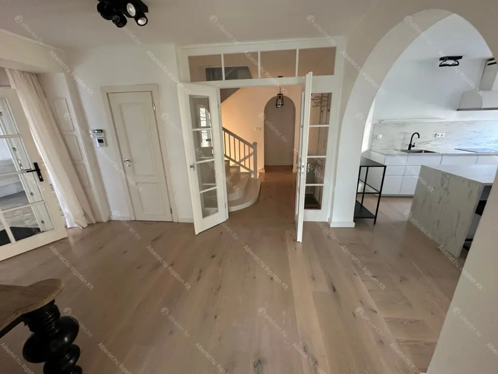 Kiadó albérlet 1151000 Ft/hó áron: Budapest, II. kerület  Tárnok utca. Mérete: 260 nm, 4 szobás | Alberlet.hu - 6681976