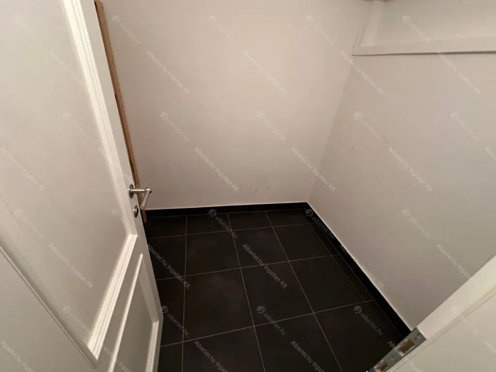 Kiadó albérlet 1151000 Ft/hó áron: Budapest, II. kerület  Tárnok utca. Mérete: 260 nm, 4 szobás | Alberlet.hu - 6681987