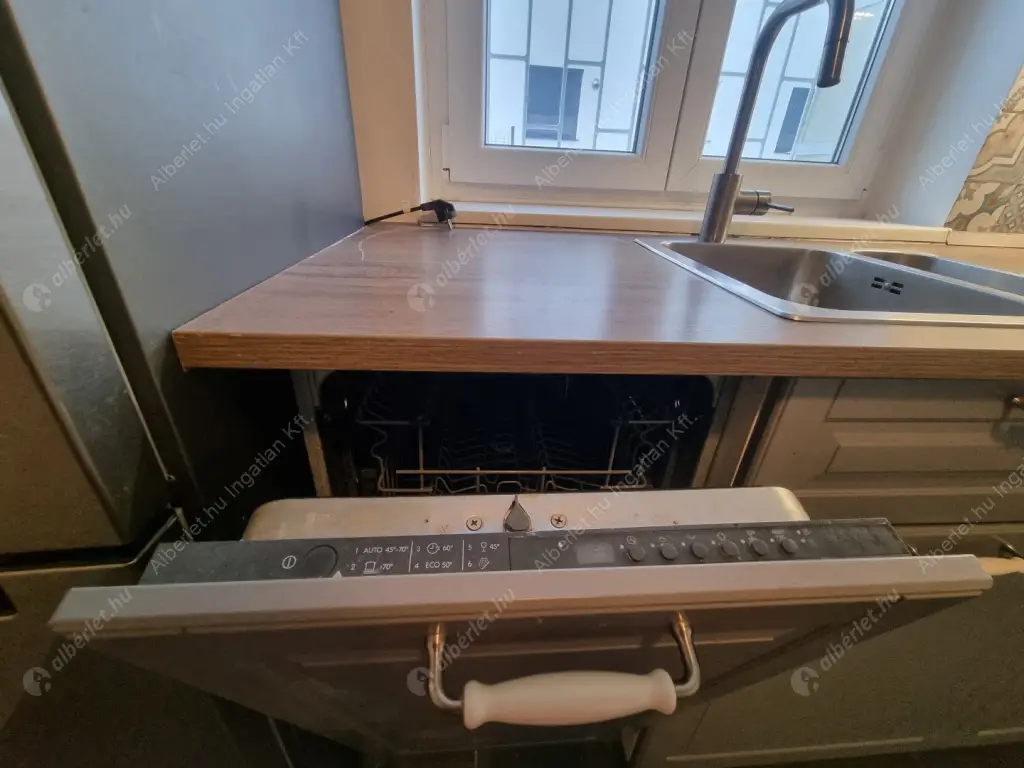 Kiadó albérlet 320000 Ft/hó áron: Budapest, II. kerület  Tárogató út. Mérete: 69 nm, 3 szobás | Alberlet.hu - 6631042