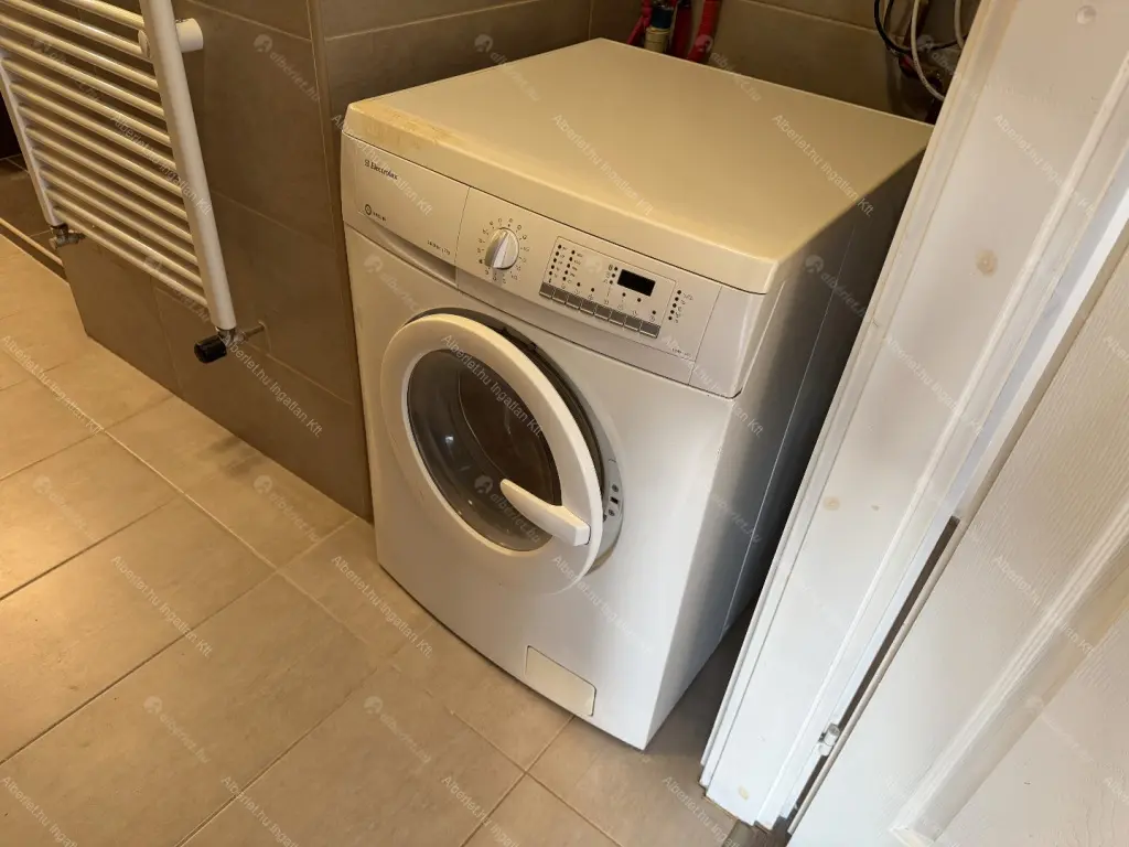 Kiadó albérlet 390000 Ft/hó áron: Budapest, II. kerület  Törökvész út. Mérete: 78 nm, 3 szobás | Alberlet.hu - 6677759