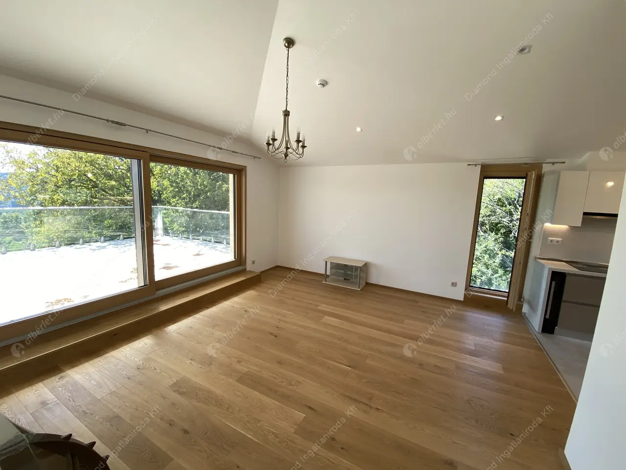 Kiadó albérlet 965000 Ft/hó áron: Budapest, II. kerület  Tövis utca. Mérete: 94 nm, 3 szobás | Alberlet.hu - 5497832