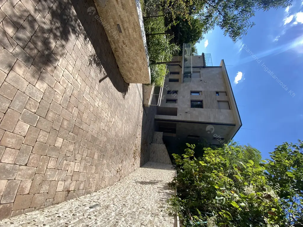 Kiadó albérlet 965000 Ft/hó áron: Budapest, II. kerület  Tövis utca. Mérete: 94 nm, 3 szobás | Alberlet.hu - 5497840