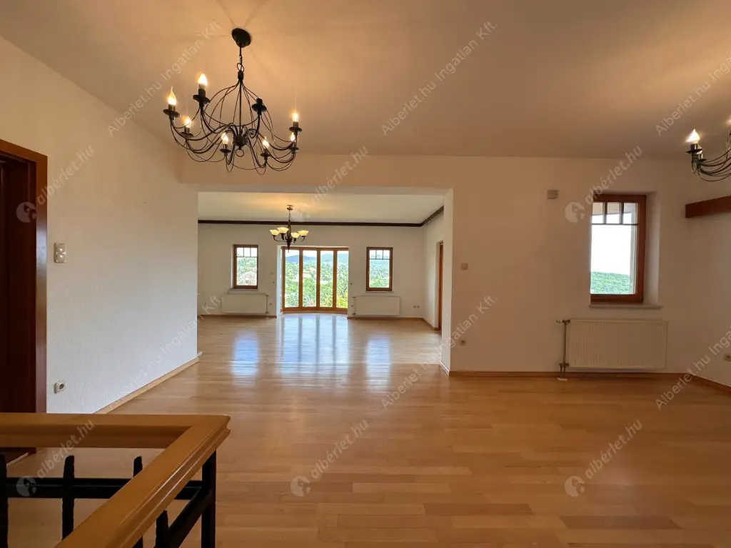 Kiadó albérlet 1169000 Ft/hó áron: Budapest, II. kerület  Turul köz. Mérete: 360 nm, 6 szobás | Alberlet.hu - 6551225