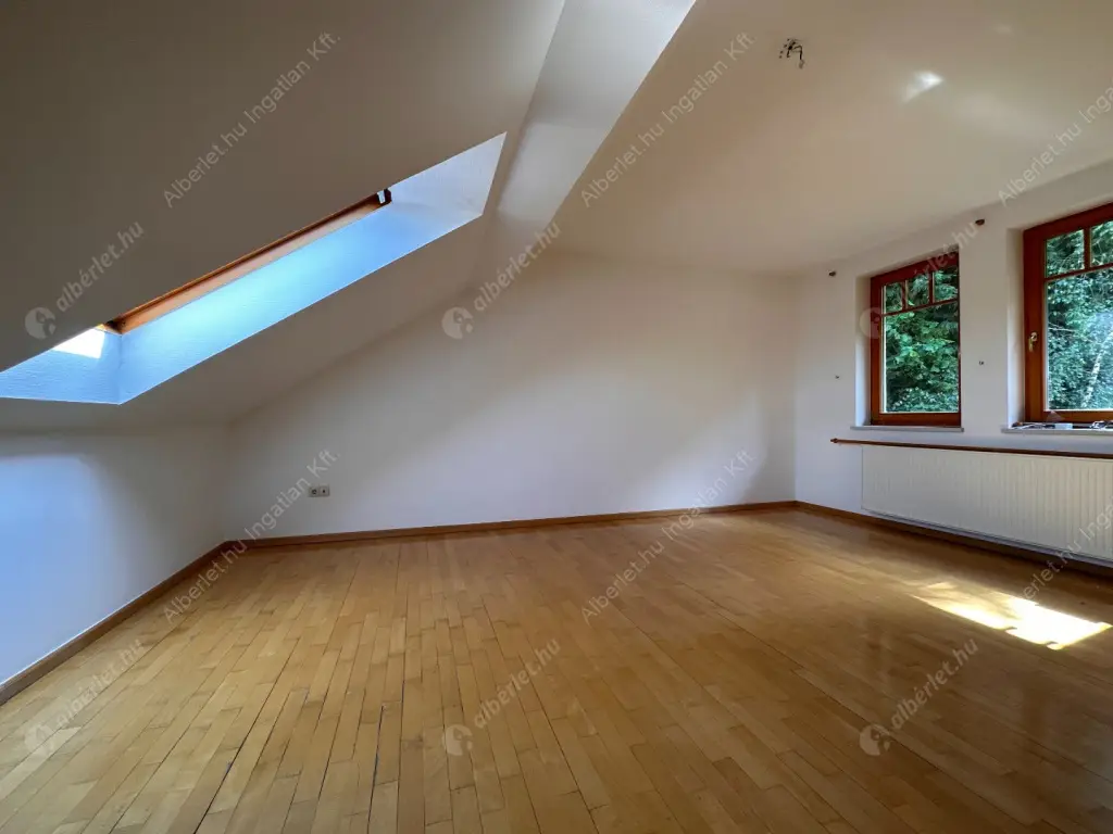 Kiadó albérlet 1169000 Ft/hó áron: Budapest, II. kerület  Turul köz. Mérete: 360 nm, 6 szobás | Alberlet.hu - 6551244