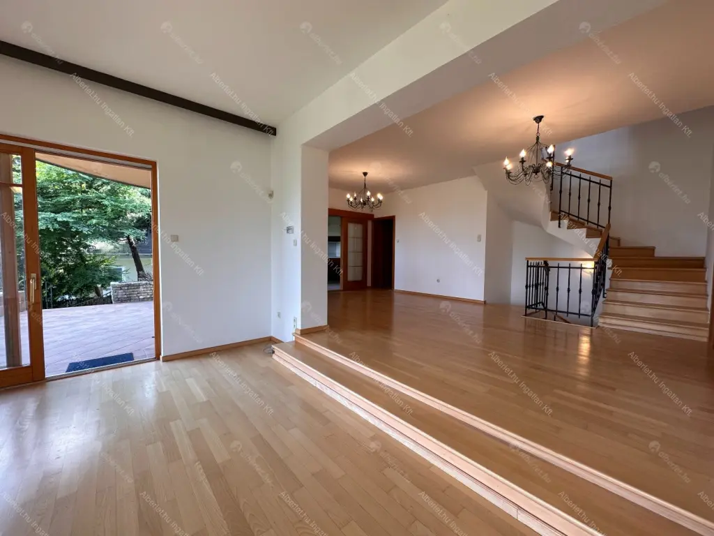 Kiadó albérlet 1144000 Ft/hó áron: Budapest, II. kerület  Turul köz. Mérete: 360 nm, 6 szobás | Alberlet.hu - 6681919