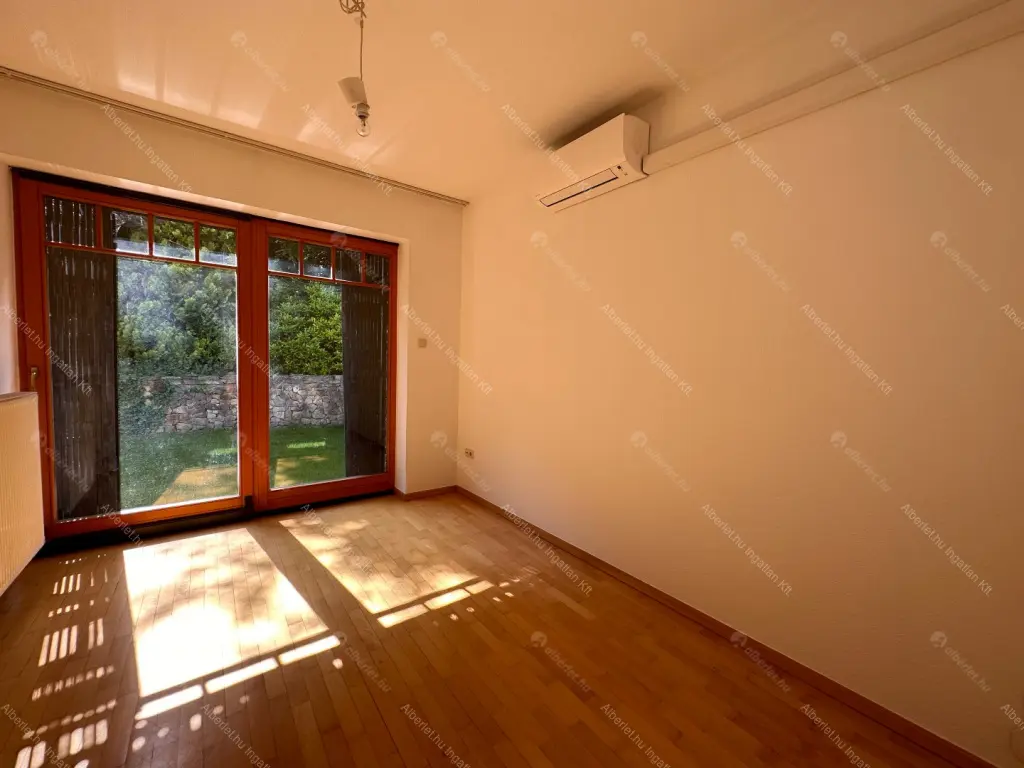 Kiadó albérlet 1144000 Ft/hó áron: Budapest, II. kerület  Turul köz. Mérete: 360 nm, 6 szobás | Alberlet.hu - 6681921