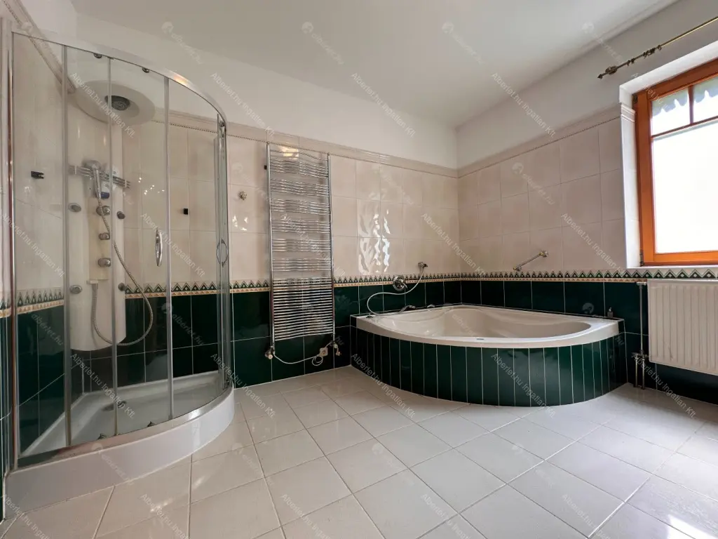 Kiadó albérlet 1144000 Ft/hó áron: Budapest, II. kerület  Turul köz. Mérete: 360 nm, 6 szobás | Alberlet.hu - 6681923