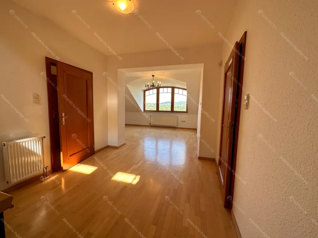 Kiadó albérlet 1144000 Ft/hó áron: Budapest, II. kerület  Turul köz. Mérete: 360 nm, 6 szobás | Alberlet.hu - 6681927