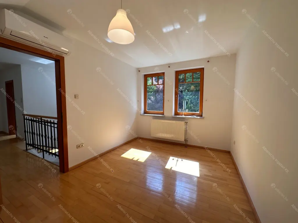 Kiadó albérlet 1144000 Ft/hó áron: Budapest, II. kerület  Turul köz. Mérete: 360 nm, 6 szobás | Alberlet.hu - 6681932