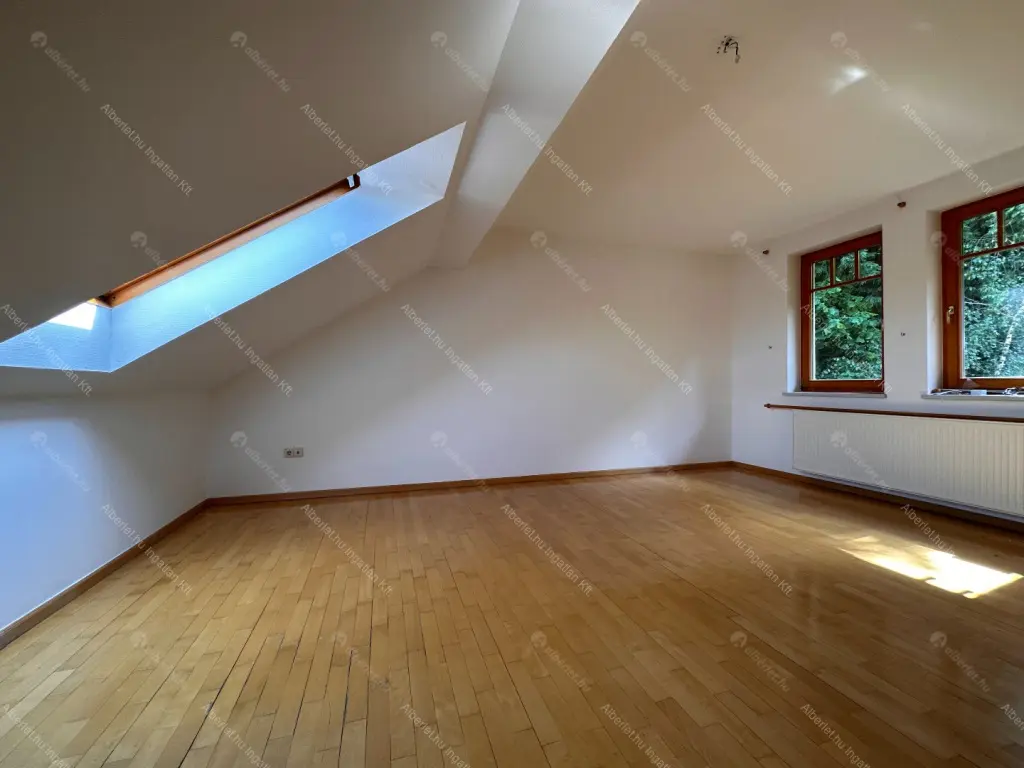 Kiadó albérlet 1144000 Ft/hó áron: Budapest, II. kerület  Turul köz. Mérete: 360 nm, 6 szobás | Alberlet.hu - 6681933