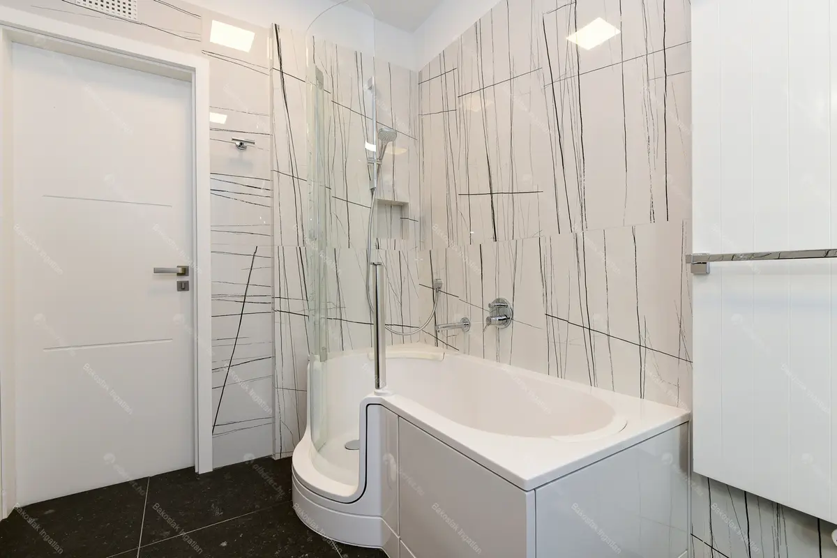 Kiadó albérlet 1071000 Ft/hó áron: Budapest, II. kerület  Vérhalom utca. Mérete: 127 nm, 4 szobás | Alberlet.hu - 6691396