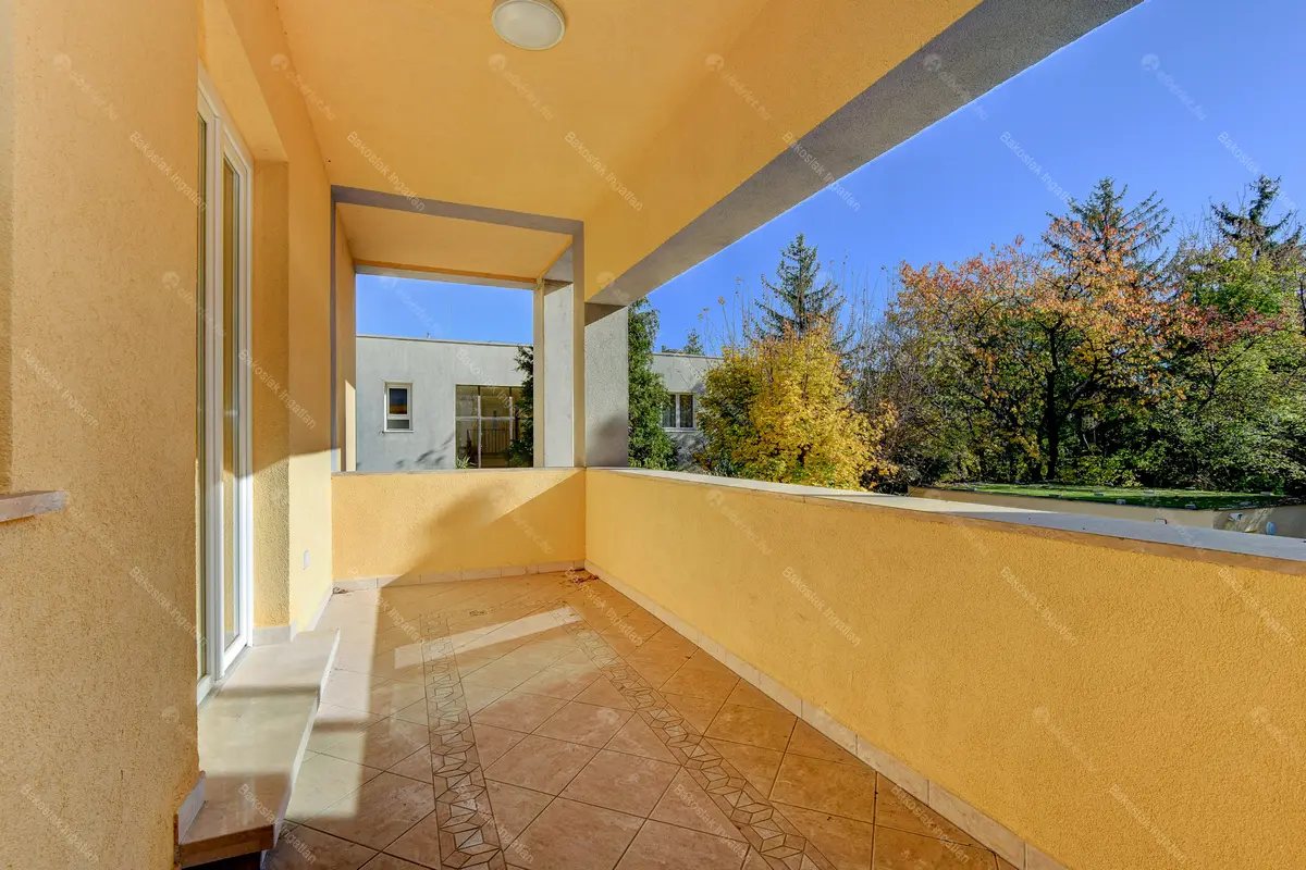 Kiadó albérlet 1148000 Ft/hó áron: Budapest, II. kerület  Vérhalom utca. Mérete: 190 nm, 4 szobás | Alberlet.hu - 6691463