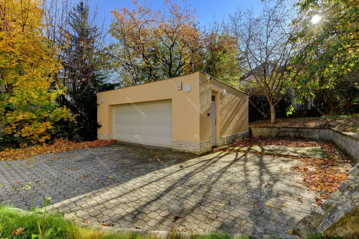 Kiadó albérlet 1148000 Ft/hó áron: Budapest, II. kerület  Vérhalom utca. Mérete: 190 nm, 4 szobás | Alberlet.hu - 6691467