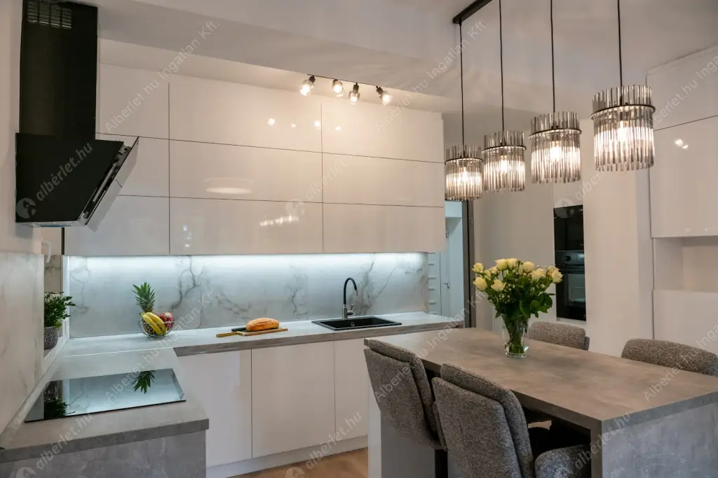 Kiadó albérlet 390000 Ft/hó áron: Budapest, II. kerület  Vérhalom utca. Mérete: 60 nm, 2 szobás | Alberlet.hu - 6576761