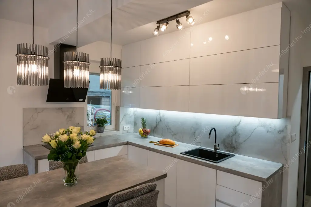 Kiadó albérlet 390000 Ft/hó áron: Budapest, II. kerület  Vérhalom utca. Mérete: 60 nm, 2 szobás | Alberlet.hu - 6576762