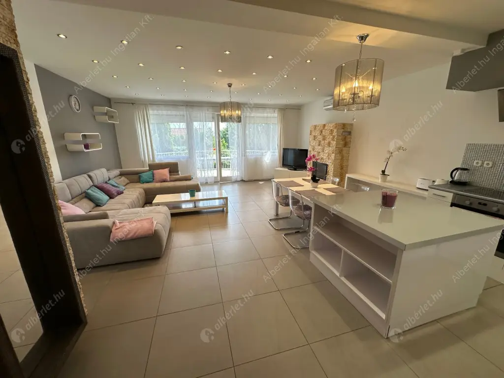 Kiadó albérlet 854000 Ft/hó áron: Budapest, II. kerület  Vihorlát utca. Mérete: 95 nm, 3 szobás | Alberlet.hu - 6518197