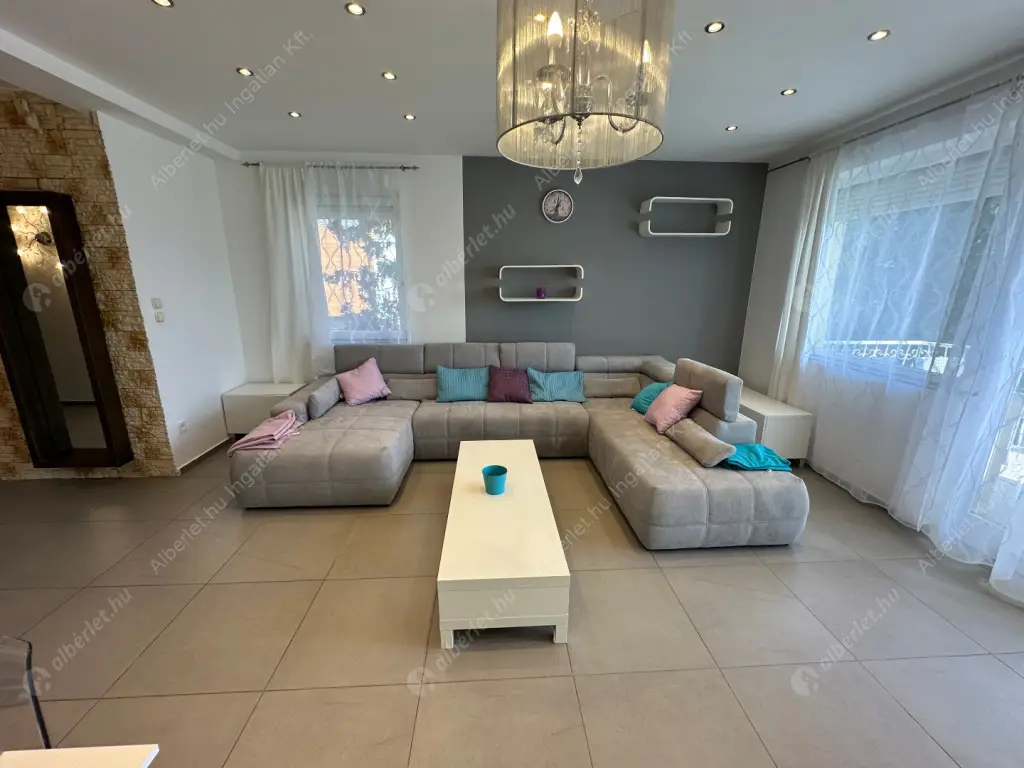 Kiadó albérlet 854000 Ft/hó áron: Budapest, II. kerület  Vihorlát utca. Mérete: 95 nm, 3 szobás | Alberlet.hu - 6518202