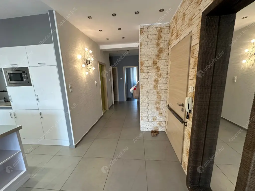 Kiadó albérlet 854000 Ft/hó áron: Budapest, II. kerület  Vihorlát utca. Mérete: 95 nm, 3 szobás | Alberlet.hu - 6518203
