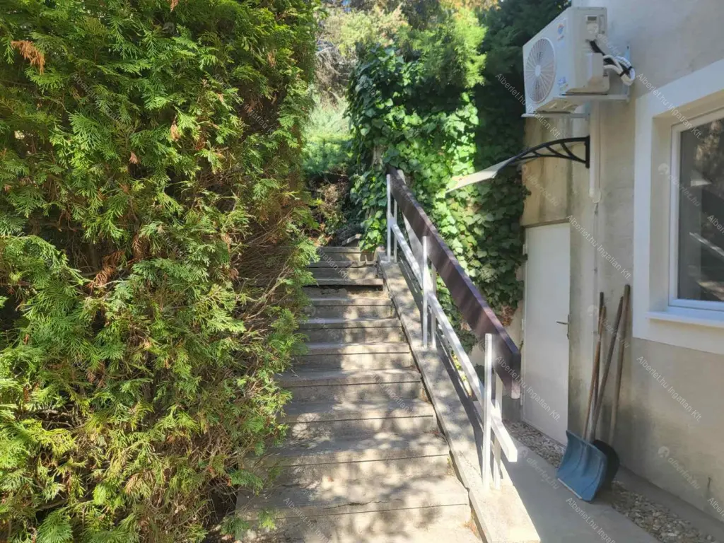 Kiadó albérlet 500000 Ft/hó áron: Budapest, II. kerület  Vöröstorony lejtő. Mérete: 100 nm, 2 szobás | Alberlet.hu - 6685215