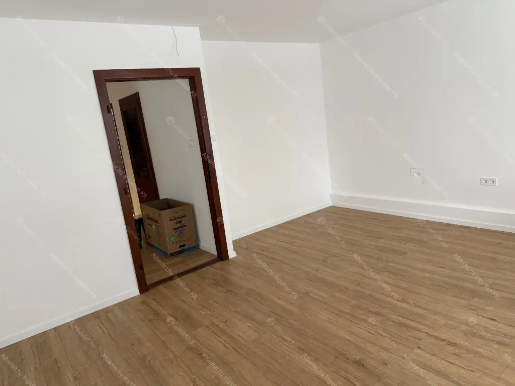 Kiadó albérlet 500000 Ft/hó áron: Budapest, II. kerület  Vöröstorony lejtő. Mérete: 100 nm, 3 szobás | Alberlet.hu - 6658826