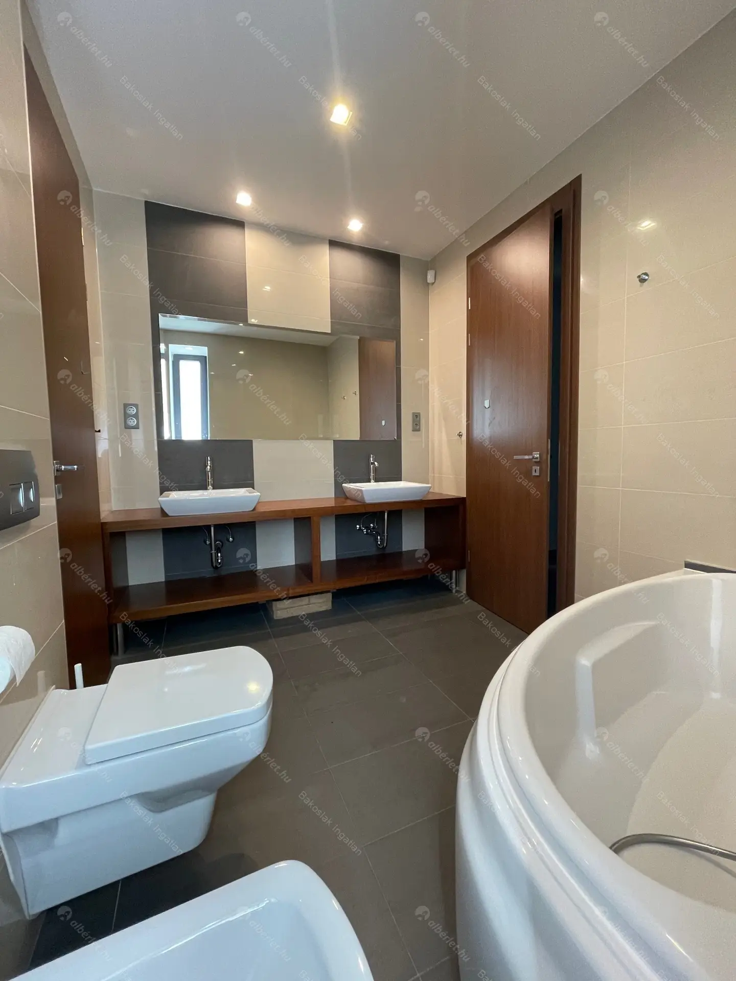 Kiadó albérlet 970000 Ft/hó áron: Budapest, II. kerület  Vöröstorony utca. Mérete: 135 nm, 4 szobás | Alberlet.hu - 5667017