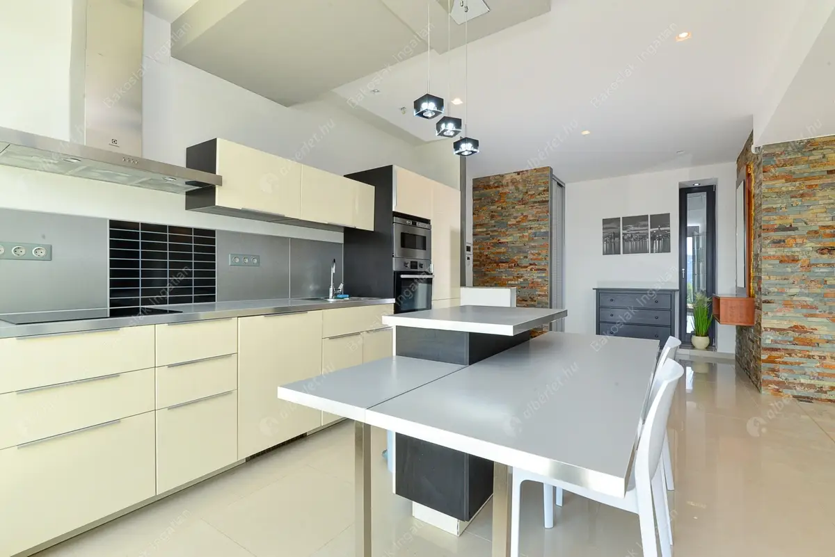 Kiadó albérlet 970000 Ft/hó áron: Budapest, II. kerület  Vöröstorony utca. Mérete: 135 nm, 4 szobás | Alberlet.hu - 5667019