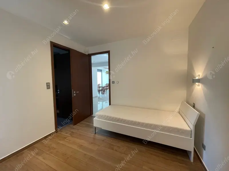 Kiadó albérlet 970000 Ft/hó áron: Budapest, II. kerület  Vöröstorony utca. Mérete: 135 nm, 4 szobás | Alberlet.hu - 6544104