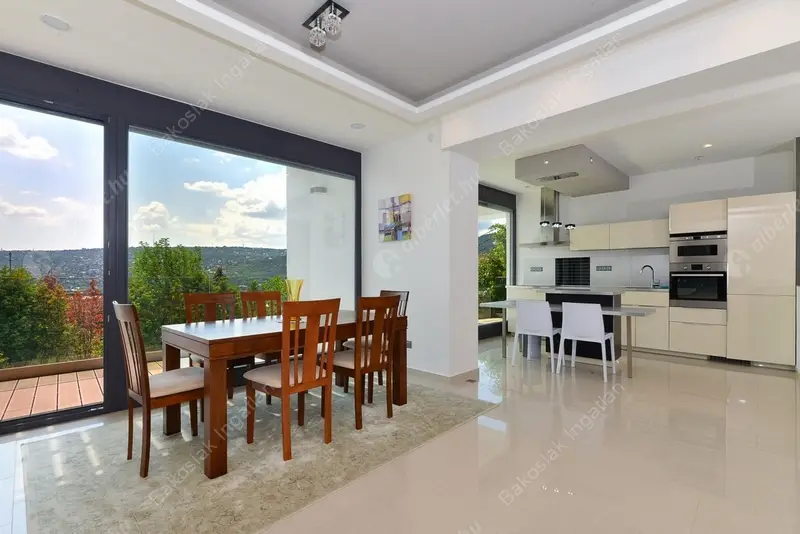 Kiadó albérlet 970000 Ft/hó áron: Budapest, II. kerület  Vöröstorony utca. Mérete: 135 nm, 4 szobás | Alberlet.hu - 6544107