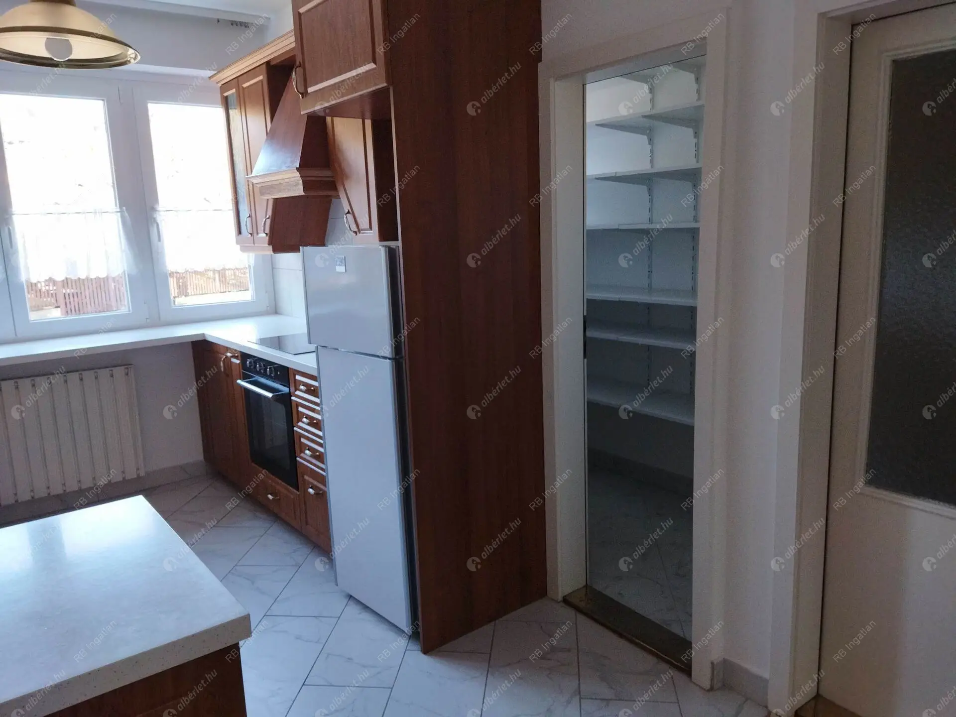 Kiadó albérlet 971000 Ft/hó áron: Budapest, II. kerület  Zöldkő utca. Mérete: 230 nm, 5 szobás | Alberlet.hu - 6468395