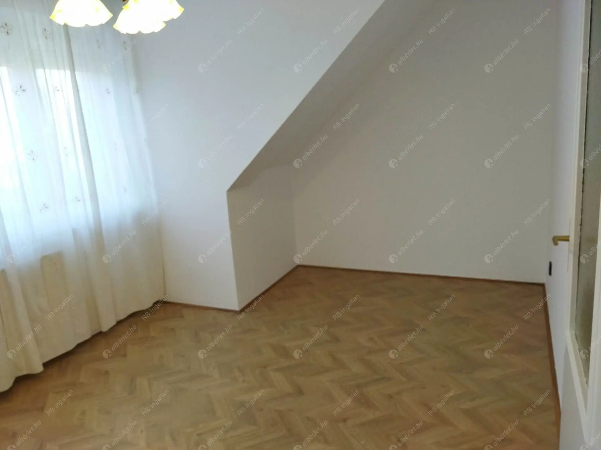 Kiadó albérlet 971000 Ft/hó áron: Budapest, II. kerület  Zöldkő utca. Mérete: 230 nm, 5 szobás | Alberlet.hu - 6468406