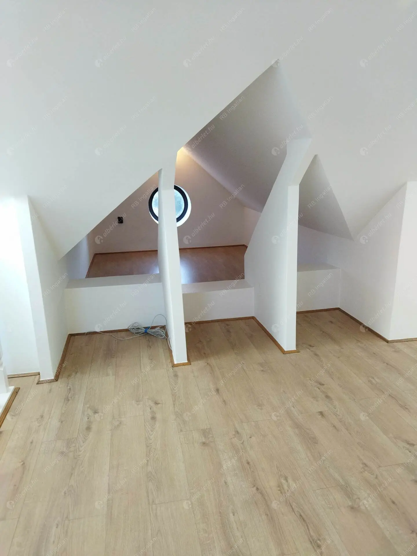 Kiadó albérlet 971000 Ft/hó áron: Budapest, II. kerület  Zöldkő utca. Mérete: 230 nm, 5 szobás | Alberlet.hu - 6468419