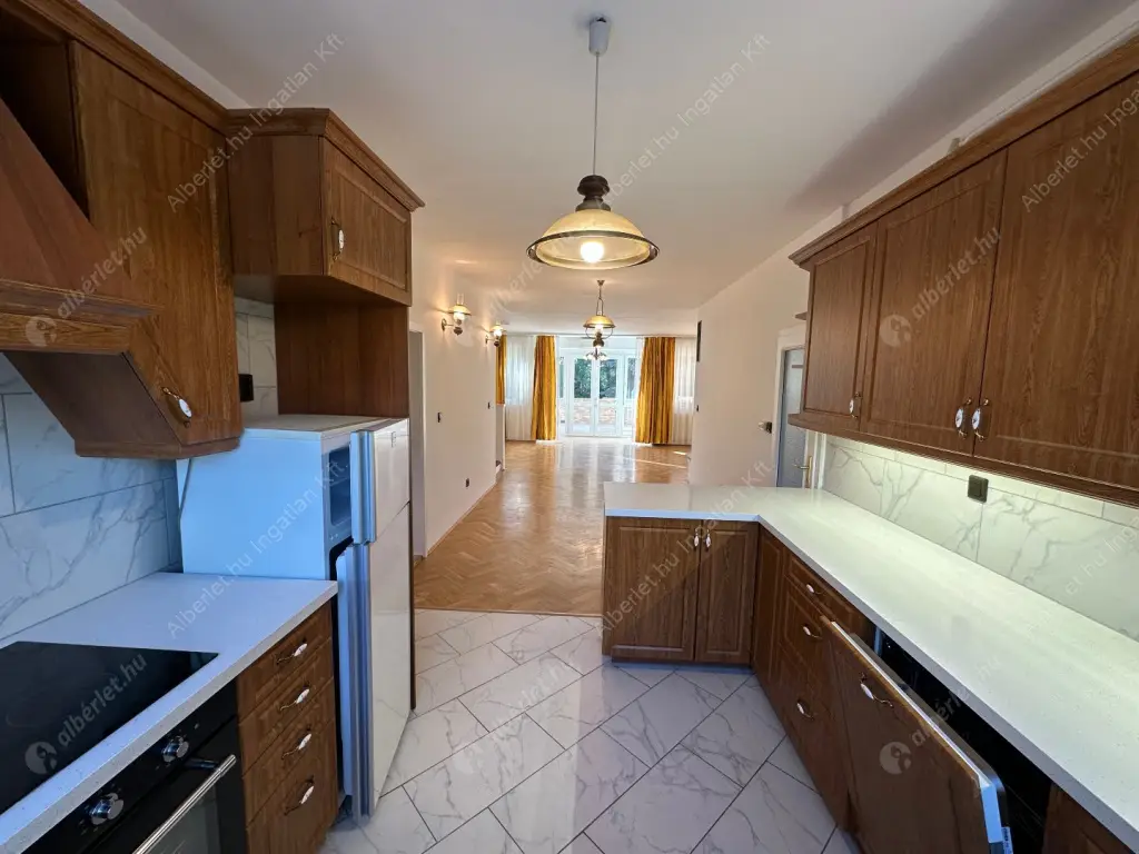 Kiadó albérlet 962000 Ft/hó áron: Budapest, II. kerület  Zöldkő utca. Mérete: 230 nm, 4 szobás | Alberlet.hu - 6567871