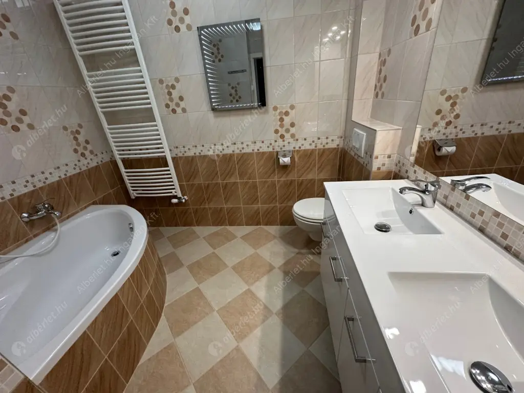 Kiadó albérlet 962000 Ft/hó áron: Budapest, II. kerület  Zöldkő utca. Mérete: 230 nm, 4 szobás | Alberlet.hu - 6567885