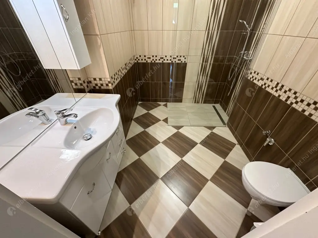 Kiadó albérlet 962000 Ft/hó áron: Budapest, II. kerület  Zöldkő utca. Mérete: 230 nm, 4 szobás | Alberlet.hu - 6567888