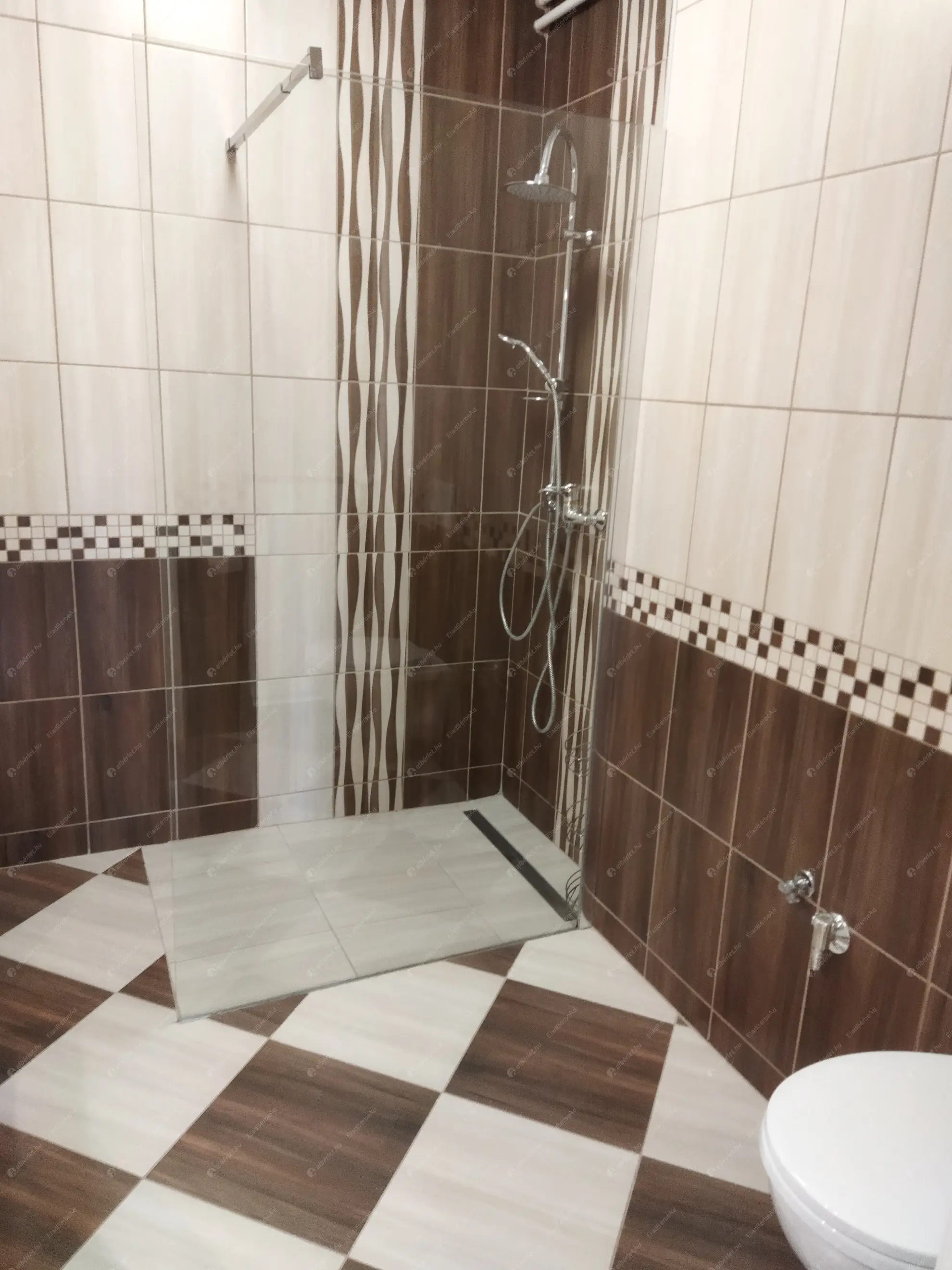 Kiadó albérlet 929000 Ft/hó áron: Budapest, II. kerület  Zöldkő utca. Mérete: 230 nm, 4 szobás | Alberlet.hu - 6605174