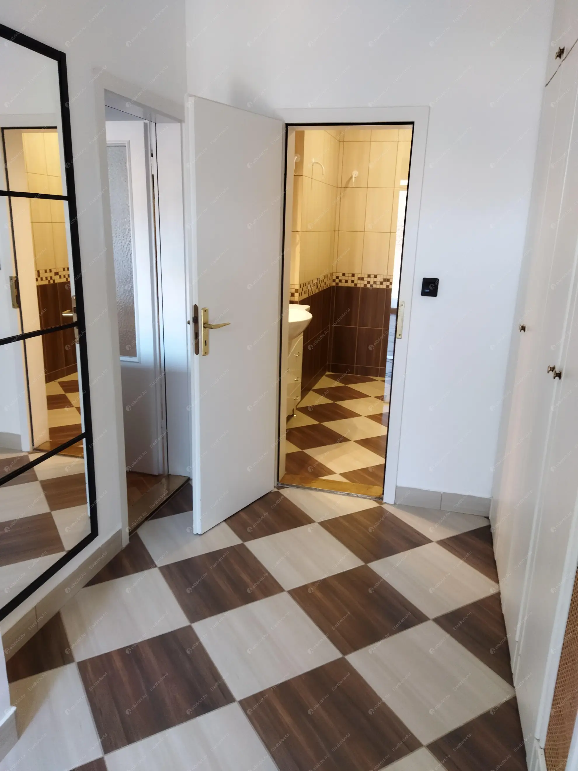 Kiadó albérlet 929000 Ft/hó áron: Budapest, II. kerület  Zöldkő utca. Mérete: 230 nm, 4 szobás | Alberlet.hu - 6605176