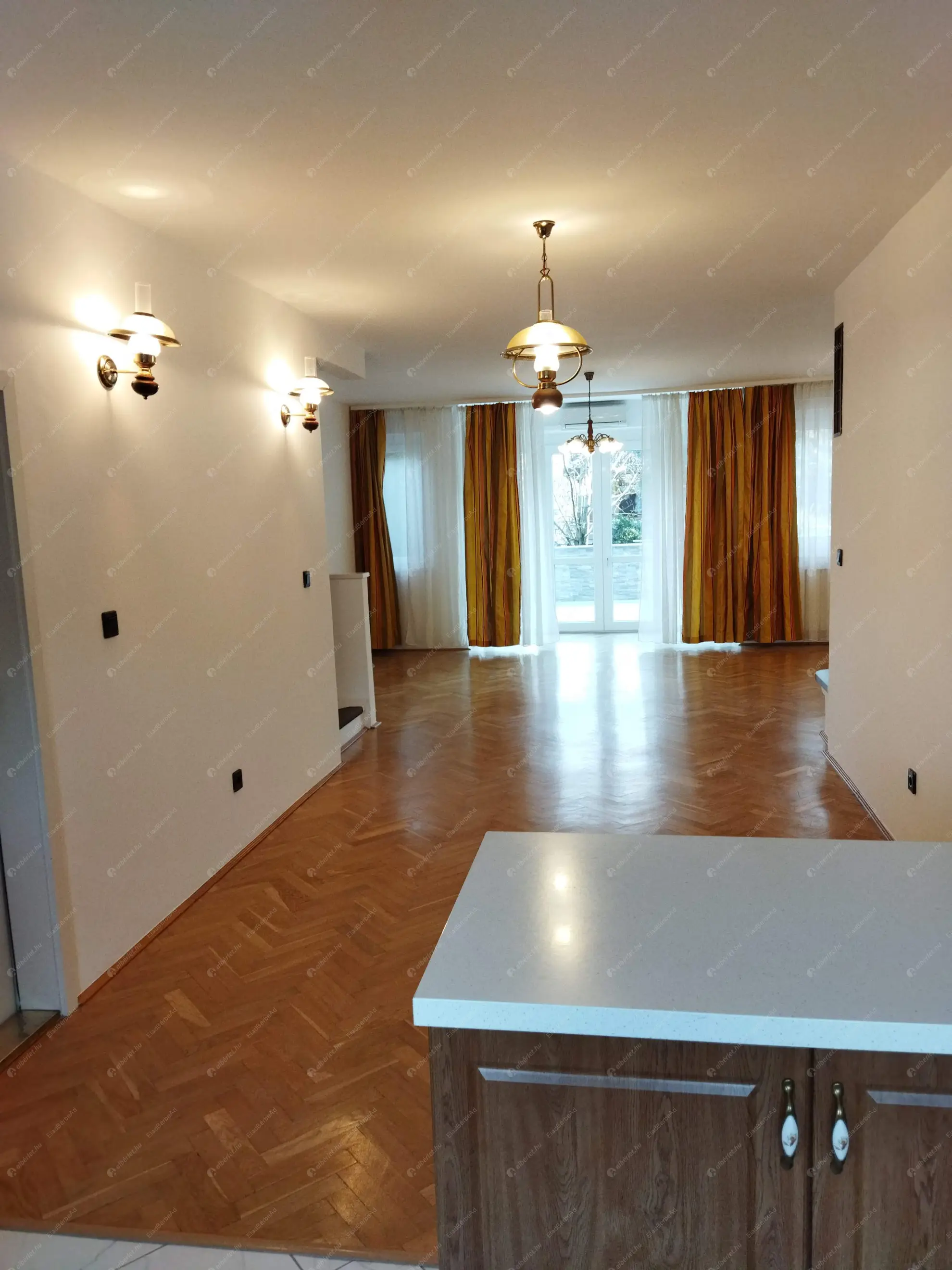 Kiadó albérlet 929000 Ft/hó áron: Budapest, II. kerület  Zöldkő utca. Mérete: 230 nm, 4 szobás | Alberlet.hu - 6605179