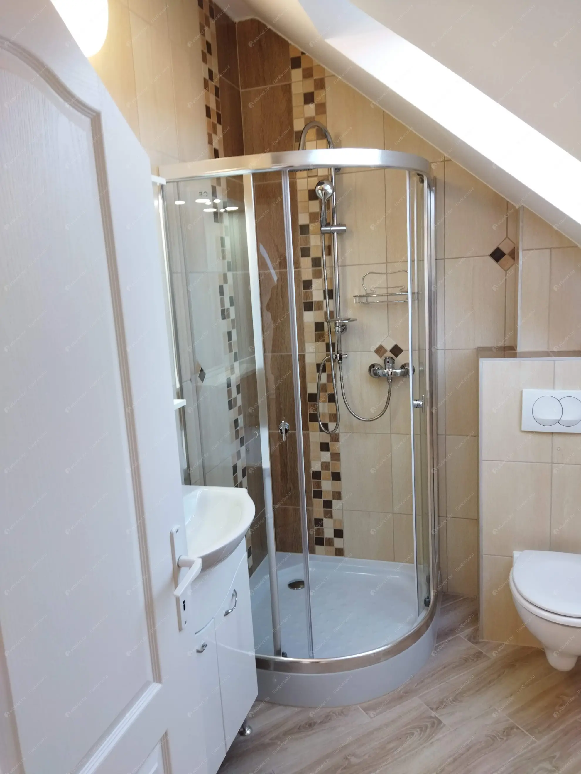 Kiadó albérlet 929000 Ft/hó áron: Budapest, II. kerület  Zöldkő utca. Mérete: 230 nm, 4 szobás | Alberlet.hu - 6605189